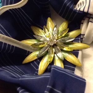 Vintage brooch in green enamel.